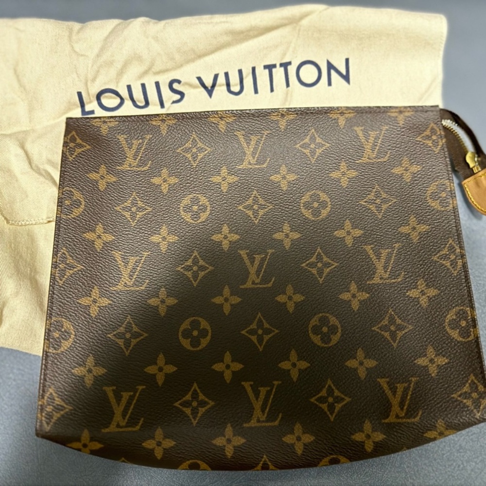 100% Authentic Louis Vuitton Unisex Monogram Clutch Bag - Brand New Condition